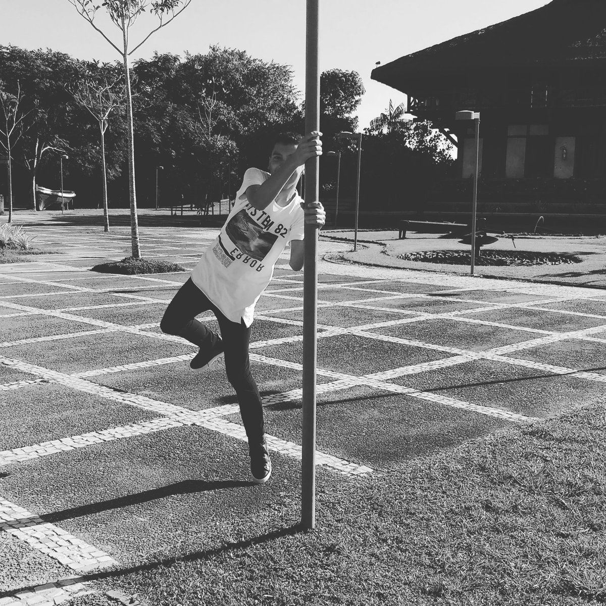 llimateus's tweet image. #NewProfilePic