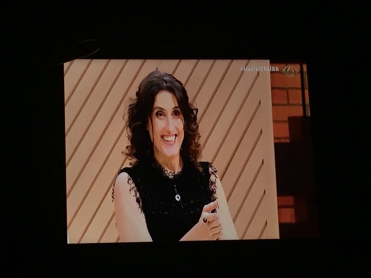 andressarivas_'s tweet photo. Passando pela sua timeline a melhor pessoa que você respeita. ❤️ @PaolaCarosella #MasterChefBR https://t.co/9LIUGYykvC