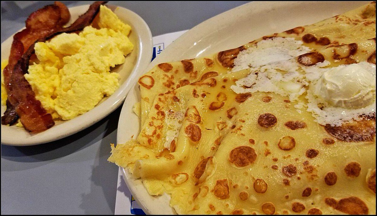 TravelWithSara's tweet photo. Breakfast at the @TheStockholmInn in @gorockford awaits you~ Hungry for Swedish pancakes? Here ya go! https://t.co/hbgeMQcRbJ #GoRockford https://t.co/vrMyYxMvjp