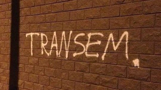 frasesdegays's tweet photo. hey, pega a visão... https://t.co/MuyoKaU4qn
