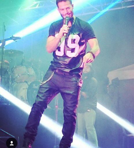 Mayra_Parrales's tweet photo. Ya es hora de volverte a ver @SoyDanielBeta😍😍#YoQuieroIrAlBetaTour de #DanielBetancourth😍 Teatro Fedenador 10 de Noviembre 8pm @dBFansGye 😍 https://t.co/zNctu1HnQ0