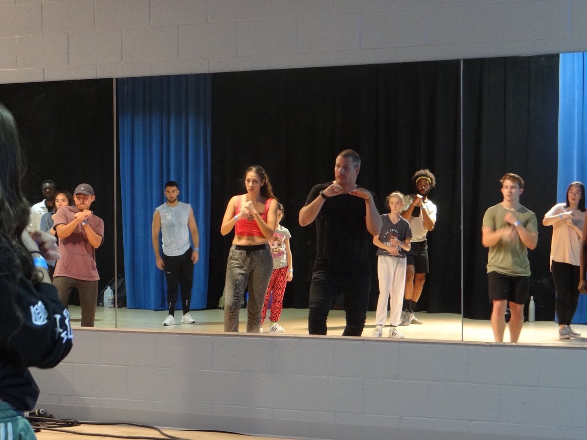 DanceClassLive's tweet image. Check out these #BTS photos captured during last night's Masterclass w/ @derekmitchellg #Hamilton ⚡️Stay tuned for more events coming soon!