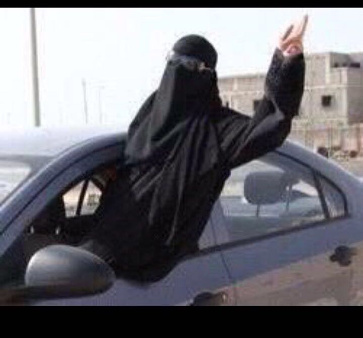 عقد ما الشعب السعودي طقطق على قيادة المراة للسيارة بنات السعودية رح يحرموا يسوقوا😂😂😂😂😂😂😂😂😂😂😂😂😂😂😂😂