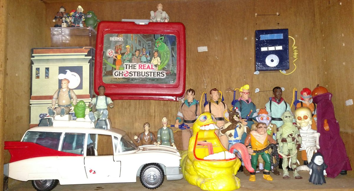 HGhostbusters's tweet photo. My little RGB collection. Got the Ecto-1 as an early birthday present for myself #therealghostbusters https://t.co/MUinGPK47h