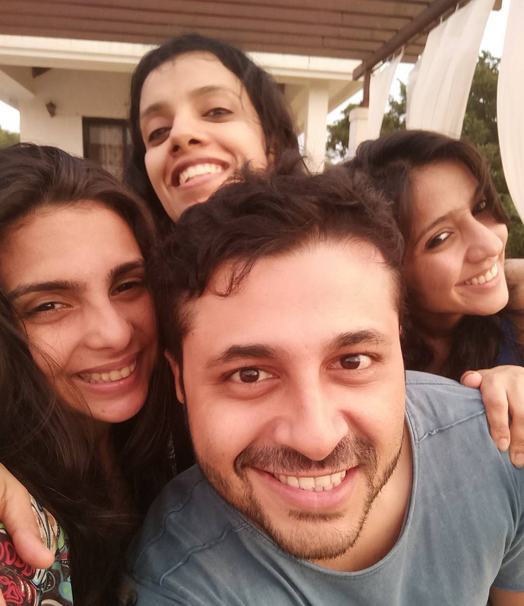 The gang having fun at Sanaya's birthday get away trip 😍 #HappyFaces #PackOfWolves #CelebratingMilestone 🎉🎊🎈😘🙏💖✌😌😏😎