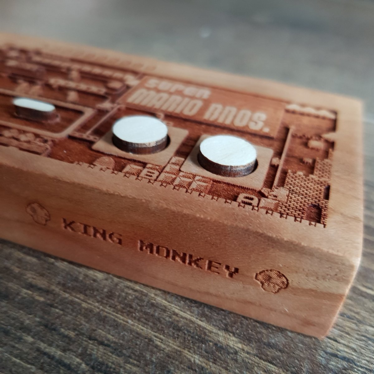 kingmonkey25's tweet photo. It's #WedNESday so thought I'd share my awesome #SuperMarioBros laser-etched #NES controller by @SpitFire_Labs 😁 #Nintendo #retrogaming https://t.co/Yv9b7jFny5