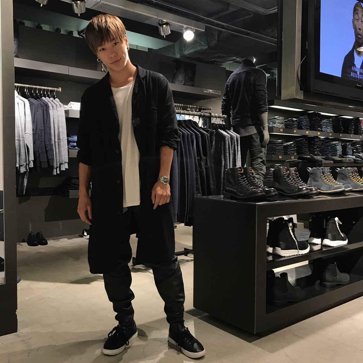 G Star Raw Japan Di Twitter パルクール パフォーマーのzenさんが渋谷店に買い物に来てくれています ご試着されているのはmotac Slimパンツ Gstarrawjapan Zen Parkour G Star Raw Japan Di Twitter パルクール パフォーマーのzenさんが渋谷店に買い物に来てくれています ご試着されているのはmotac Slimパンツ Gstarrawjapan Zen Parkour