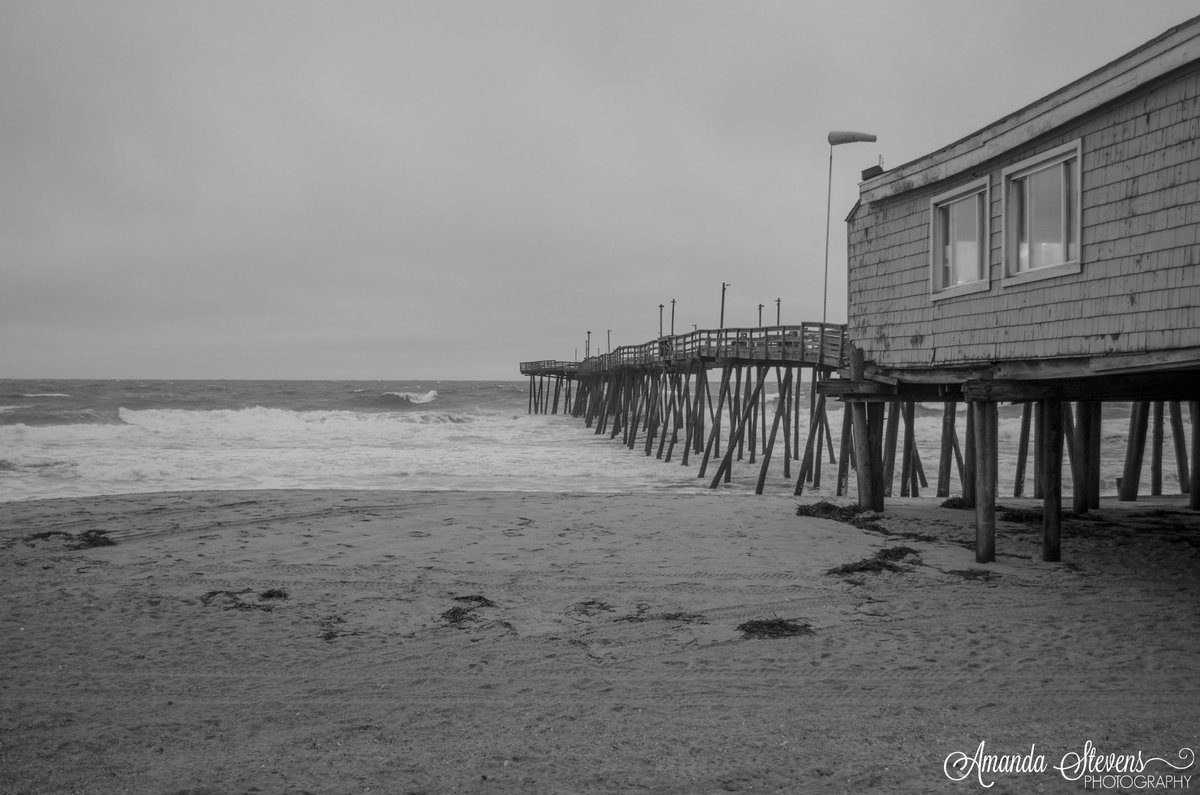 OBXASPhoto's tweet photo. #HurricaneMaria #OBX #OuterBanks #KillDevilHills #AvalonPier https://t.co/6pQMedU1Ed