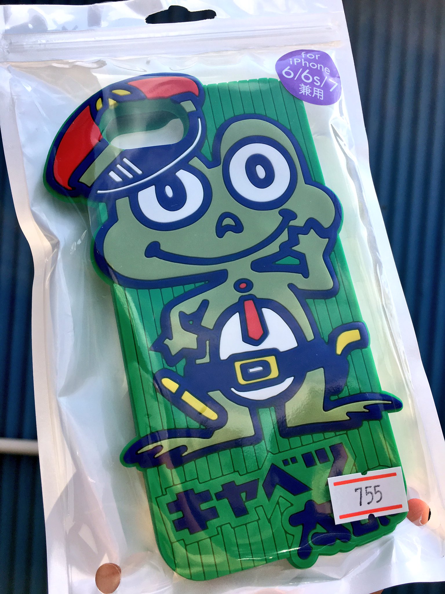 マルアン商会 キャベツ太郎のスマホカバーを家族からもらった たぶん誕生日プレゼント カエルの色は14g袋の方のカラーパターンだね 菓道キャラの版権はやおきんにあるんだと証紙を見て知った 確かにやおきん公式サイトのキャラクター紹介ページにいる マルアン商会 キャベツ太郎のスマホカバーを家族からもらった たぶん誕生日プレゼント カエルの色は14g袋の方のカラーパターンだね 菓道キャラの版権はやおきんにあるんだと証紙を見て知った 確かにやおきん公式サイトのキャラクター紹介ページにいる