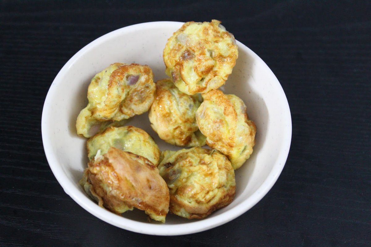 RecipesSouth's tweet photo. Egg paniyaram recipe - Muttai paniyaram recipe https://t.co/xmYU40RUWi #paleo #food #diet #egg #recipes https://t.co/HkQhcMUIGO