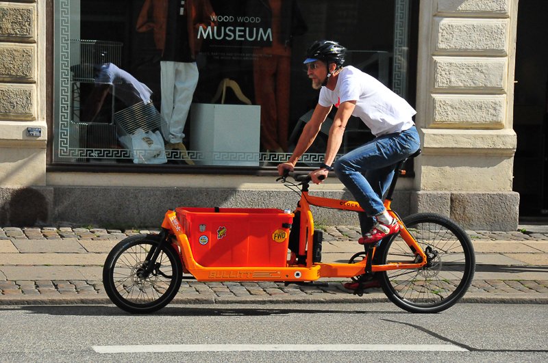 Il y a dix ans, deux danois créaient le #Bullitt pour remplacer les voitures en ville

#cargobike #larryvsharry

ibikestrasbourg.com/2017/09/bullit…