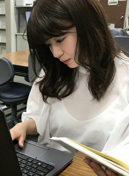ミス青学井口綾子さんのことを大好きな弁護士の妄想炸裂アカウントが独特すぎる Togetter