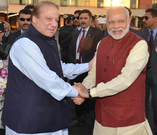 Usmansince95's tweet photo. India & RAW supporting TTP & #NawazSharif Supporting India, then who is Really supporting TTP?
#SherHamaraNawaz
#godfatherreturns https://t.co/gU90zkKvUw