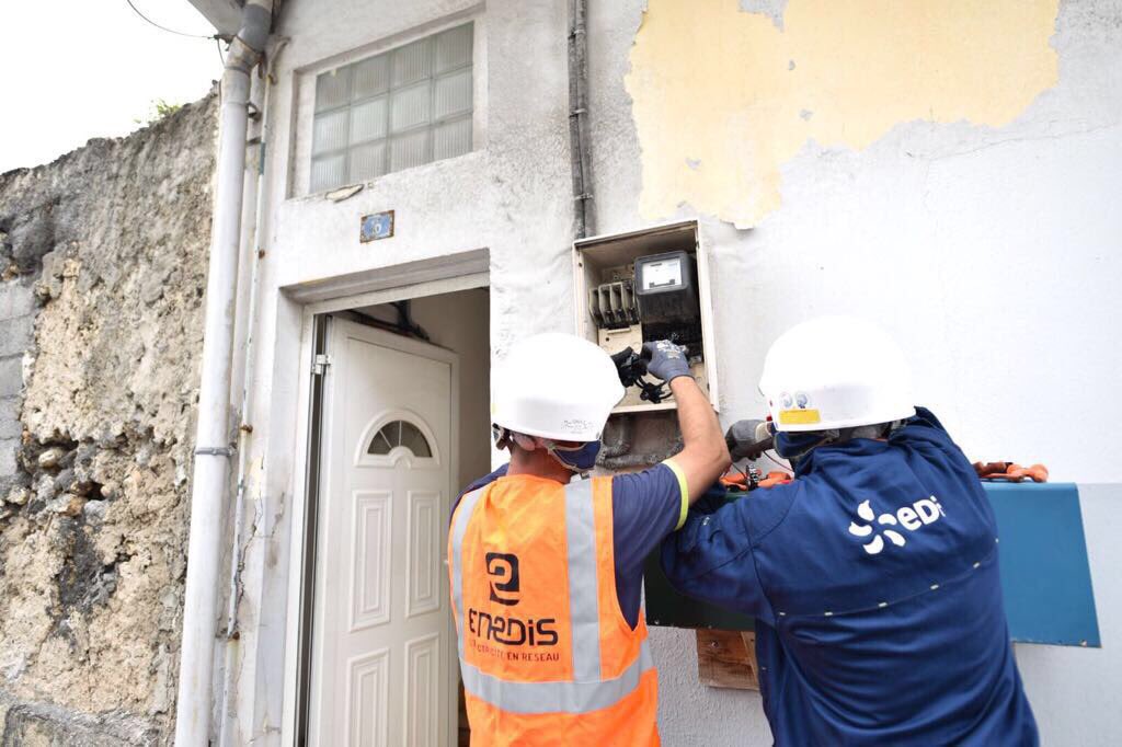 FREDERICBUSIN's tweet image. #Maria : EDF et Enedis unies dans l'effort en Guadeloupe pour rétablir sans relâche l'électricité pour les clients d'EDF SEI #solidarité