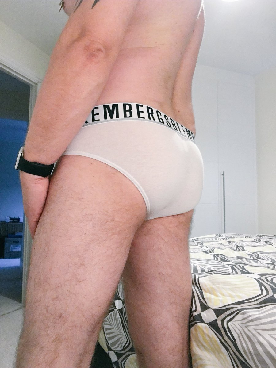 mattmansundies's tweet photo. A fave pair of #tightywhities for #tightywhitiewednesday @DirkBikkembergs https://t.co/JUL4HYxjn7