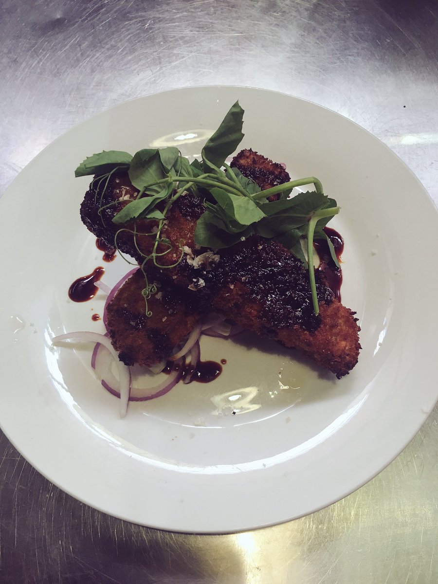ForgeMenu's tweet image. Special reconstructed pork ribs with sticky honey, sage, thyme and balsamic glaze 👏🏻👏🏻