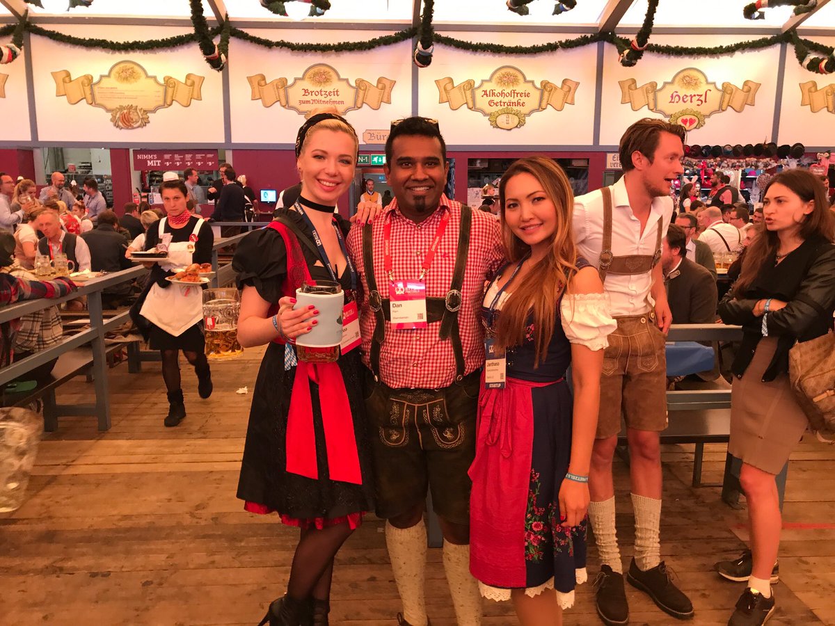 JanthanaK's tweet photo. @JanthanaK #founder @TapolyUK #networking at #Oktoberfest #bits17 # bitsandpretzels #bits17connect #munich met @iamdanram https://t.co/S6bqXP3uoe