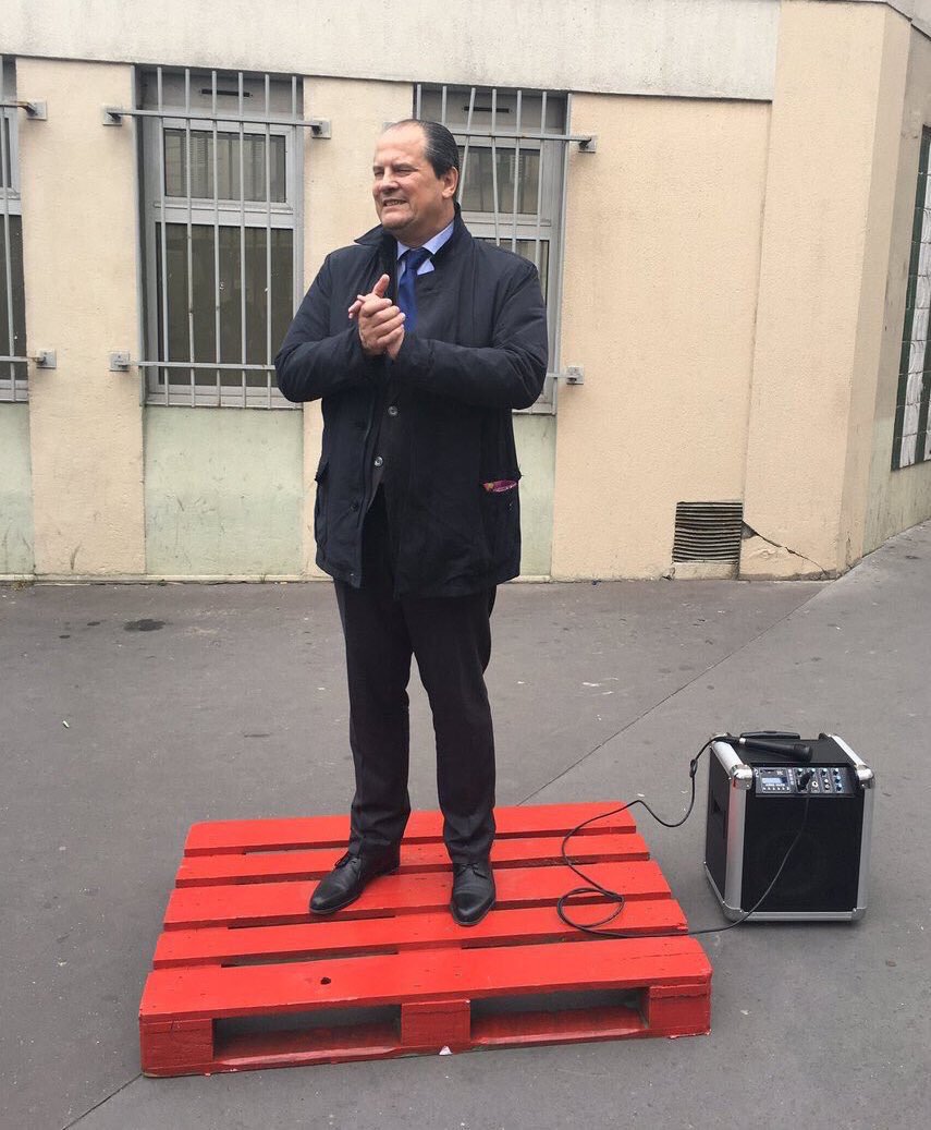 Jean-Christophe #Cambadélis quitte Twitter mais les archives restent ! 😂 #MerciPourCesMoments