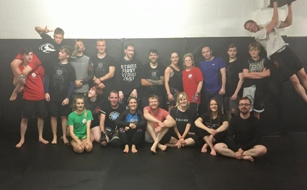 sophiecox_judo's tweet image. The crew from Mosley on Monday. Didn't realise what monkey business was going on in the background! #judo #freesty… ift.tt/2k1YhNS