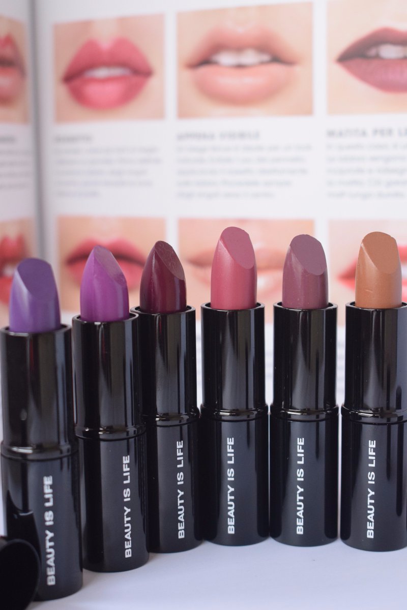 MakeMeUpGreece's tweet photo. Winter lips by #beautyislife 💄🍂 https://t.co/IVIMZsocmI #makemeupgr https://t.co/nvu2ZCzynm