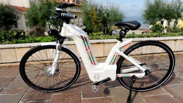 ambienteradio1's tweet photo. #EcoDeporte en #AmbienteDeRadio hablamos sobre la #AlphaElectric-PoweredBike @rocio_sanabre https://t.co/qVnbPqhM1J