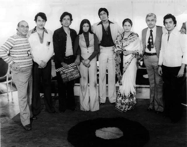 Team #Trishul #YashChopra, #RandhirKapoor, #ShashiKapoor, #PoonamDhillon, #AmitabhBachchan, #GitaSiddharth, #SanjeevKumar & #RishiKapoor.