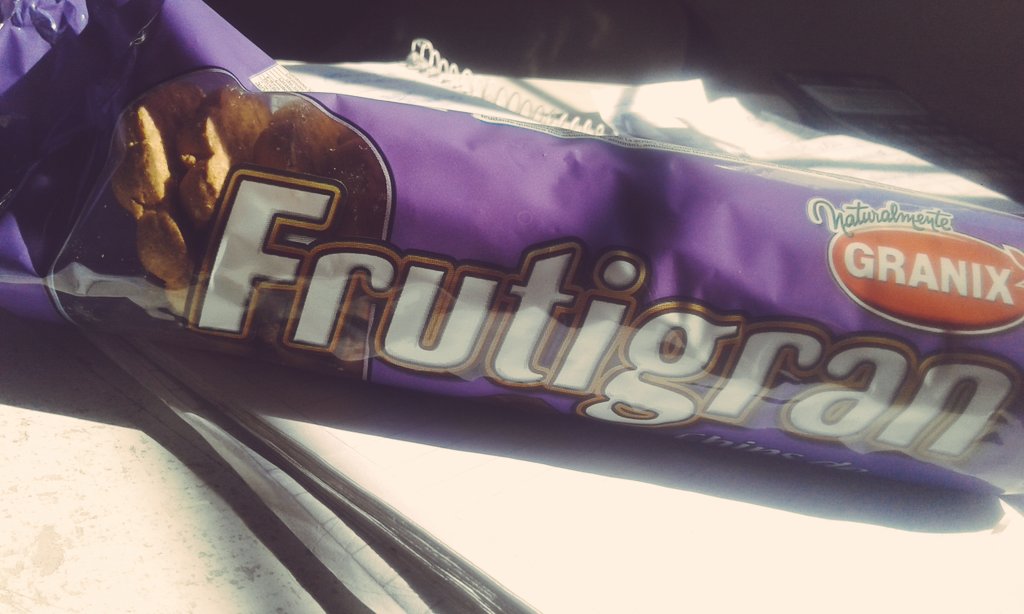 TamOvied0's tweet photo. Me trae mi galletitas favoritas al trabajo es lo mas 💚 #ComoMeMima😍 https://t.co/T0REYS6pny