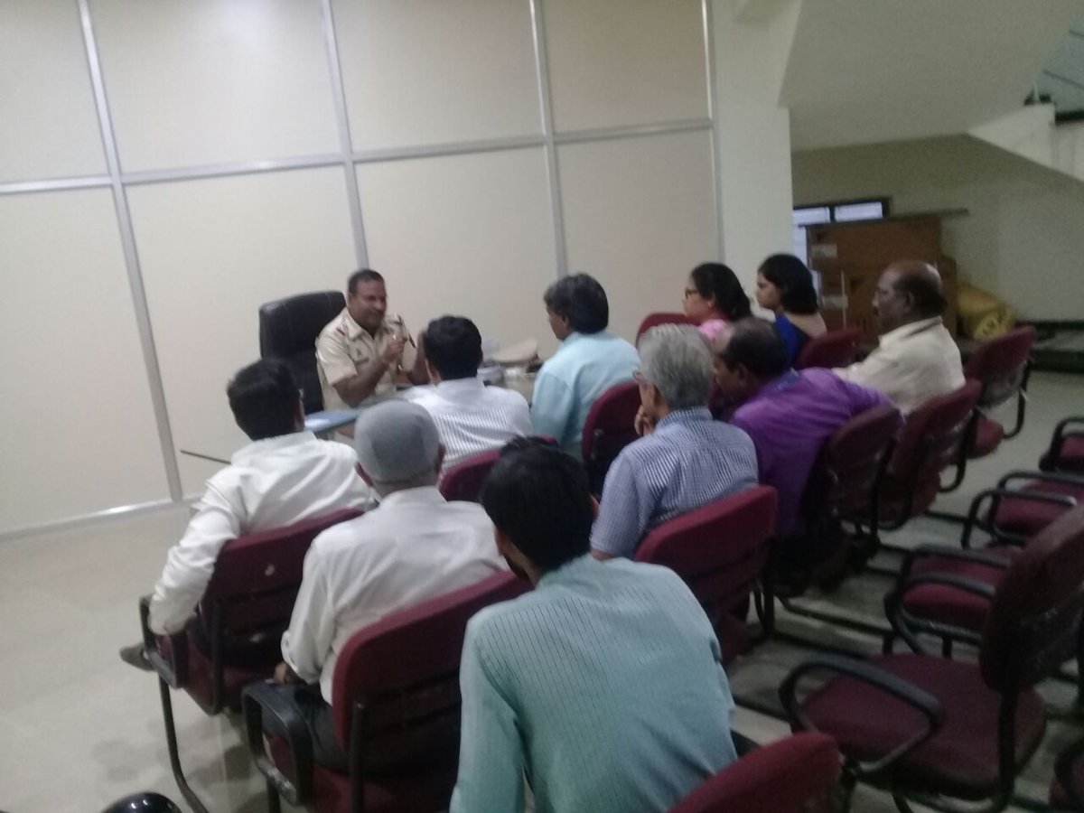 pratapnagar_p's tweet photo. Bank manager meeting https://t.co/B9bAiIvqv4