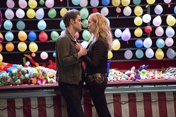 NomiizaDE's tweet photo. Come si fa a non amarli #Steroline #TeamSteroline 😍💕 https://t.co/gqHjezUJ8j