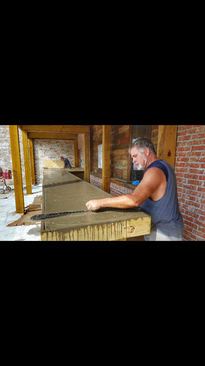 FireAntBrewing's tweet photo. #MIDWEEKBUZZ and it's good to see our outside bar coming along! blood sweat and dedication going in all around this place 🔥🍺🐜 https://t.co/okNqkmJgBv