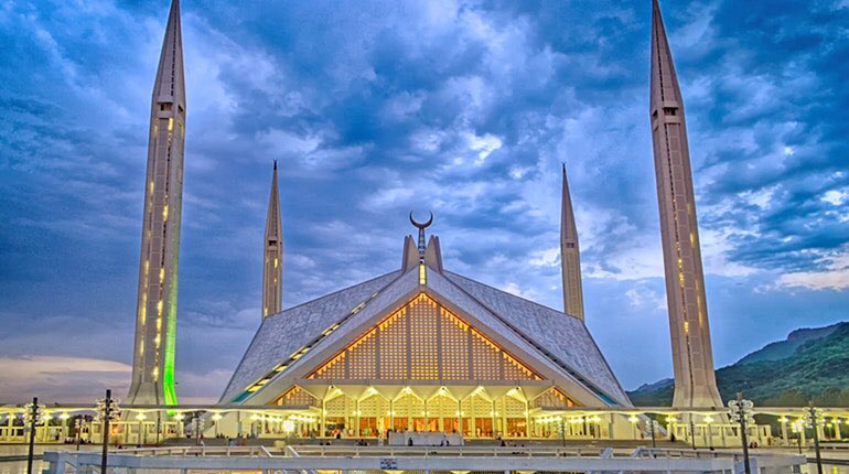 betterpak_92's tweet photo. Faisal Mosque is the 2nd largest mosque in Pakistan, located in Capital, Islamabad #BeautifulPakistan #WorldTourismDay https://t.co/Df0WBaWnwB