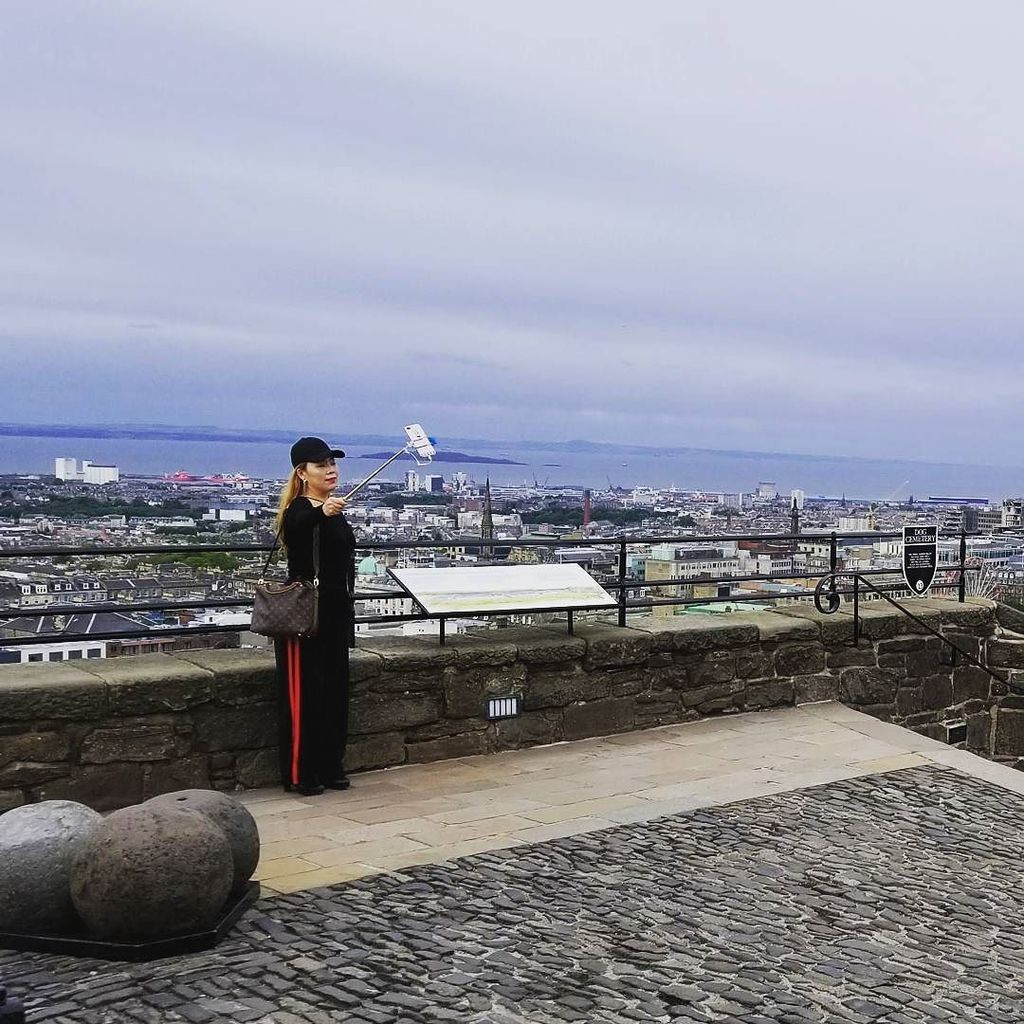 hugowilliam's tweet photo. Traveling by yourself is amazing, apart from when you need a selfie stick. Then it becomes awkward. #getlost #explorer #optoutside #worldsh… https://t.co/4LGWF1S7fq