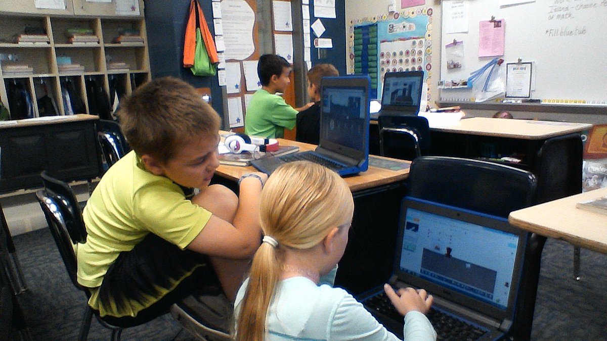 MrsGaucksClass's tweet photo. Working on becoming storytellers! Making a Buncee presentation with a partner to retell a familiar fairy tale. @gespirates @mmooresjc https://t.co/pyTPbi18ol