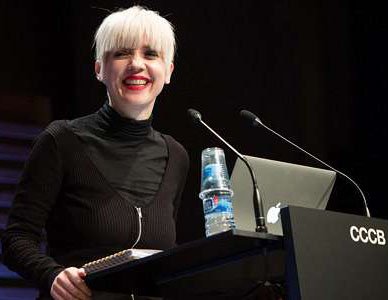 🥇 Felicitamos a la escritora cordobesa Remedios Zafra, ganadora del 45º Premio <a href="/AnagramaEditor/">Editorial Anagrama</a> de Ensayo remedioszafra.net