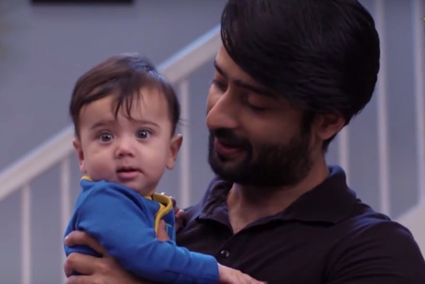 _TvMasala's tweet photo. Picture of the day - #KRPKAB - Dev with his son Shubh. RT if you loved the episode tonight! https://t.co/NSuZuqMBSN