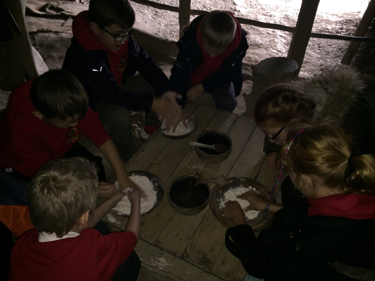 CraigfelenP's tweet photo. Then we used the flour to make bread #cfp34 #cfphist #cfpcelts https://t.co/x3WvVMDh0v