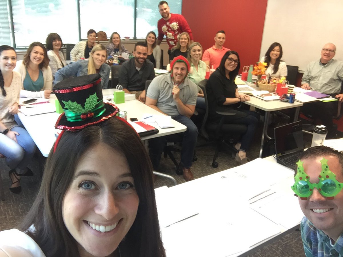 Dana_DePasquale's tweet photo. D453 is ready to get staffed this holiday season 🎄💸🏆 #SalesAndService #FEARLESS https://t.co/pFoM7y4p1B