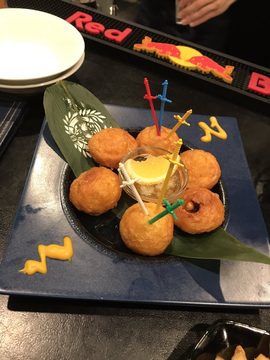 lianmini's tweet photo. day1,#capcombar 食べる!最高の日! https://t.co/HKKqdkfku6