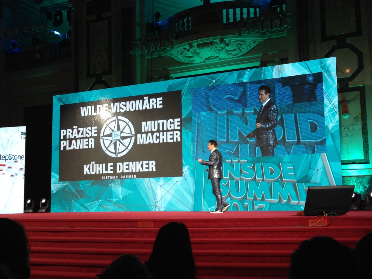 andrea_zml's tweet photo. Roboter sind Jobkiller? So what! Was es in Zukunft  braucht ⬇️ #HRIS17 https://t.co/HfJ066mswd