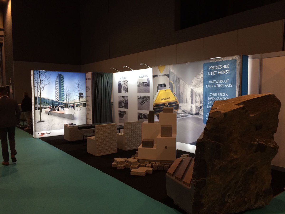 stone_base tweet picture