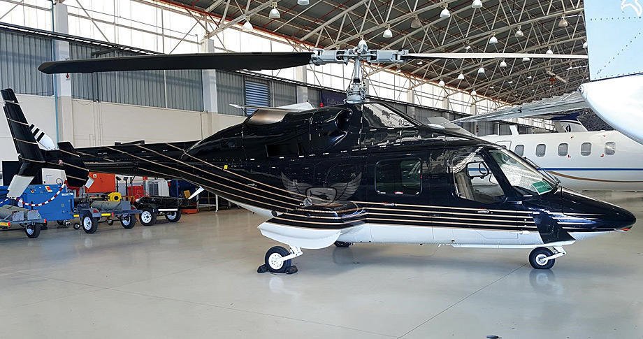 AvBuyer's tweet photo. #Bell230 For Sale by Money Aviation. South Africa. 1995. TTAF 2,824. Mode S Transponder. 5 PAX. #helicopterforsale https://t.co/KkS9J0UIIN https://t.co/bZw6XFeaPN