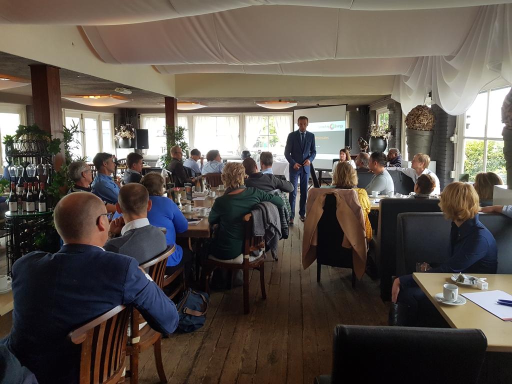 Beloofd een fantastische dag te worden in #Loosdrecht met classic car rally #vbo 
Hans vd Ploeg wenst iedereen een leerzaam en plezierig dag