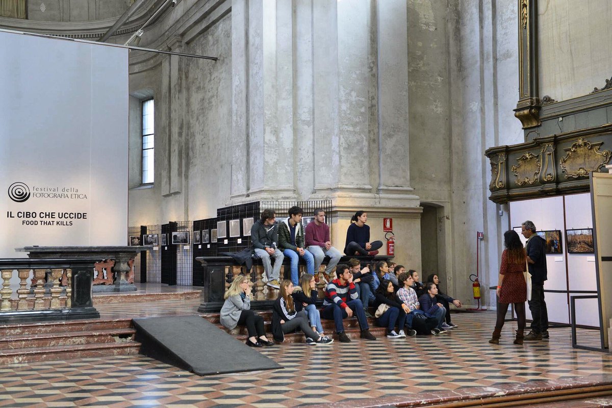 Siete un insegnante, genitore o studente? Ecco come portare il Festival a scuola: festivaldellafotografiaetica.it/educational/ #ffe2017 #educational