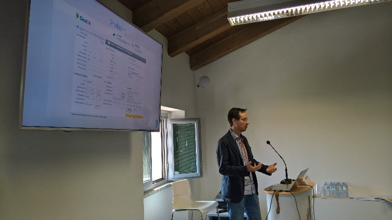 antoniocirella's tweet photo. Federico Squartini CTO di #spidchain ci parla di #digitalidentity con #blockchain #dw2017 #uptown https://t.co/TvsWA3ZZsz