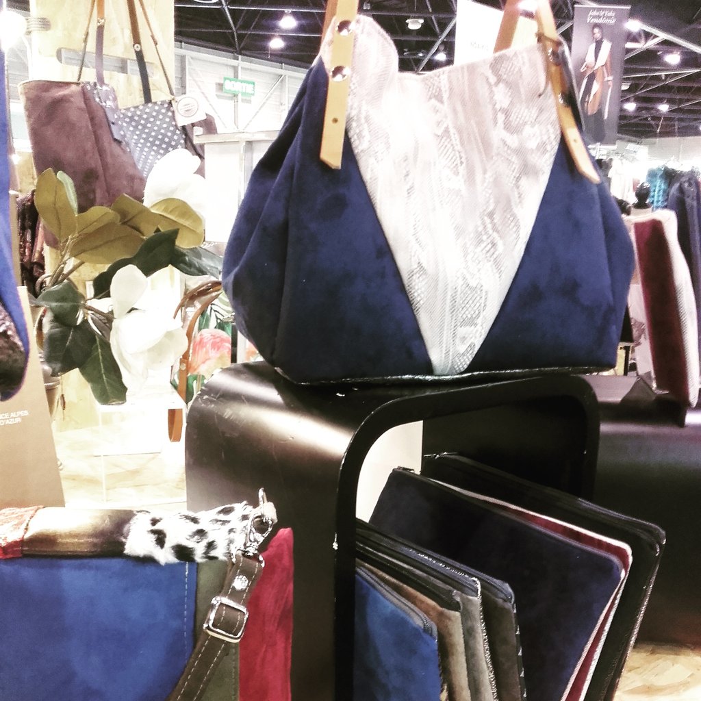 fildeboheme's tweet photo. Jour 6 #FoiredeMarseille #fildeboheme #sacdecreateur #bag #lovemybag #bagaddict #Accessories #mode #fashion #madeinFrance #parcchanot https://t.co/iXVZdjWwie