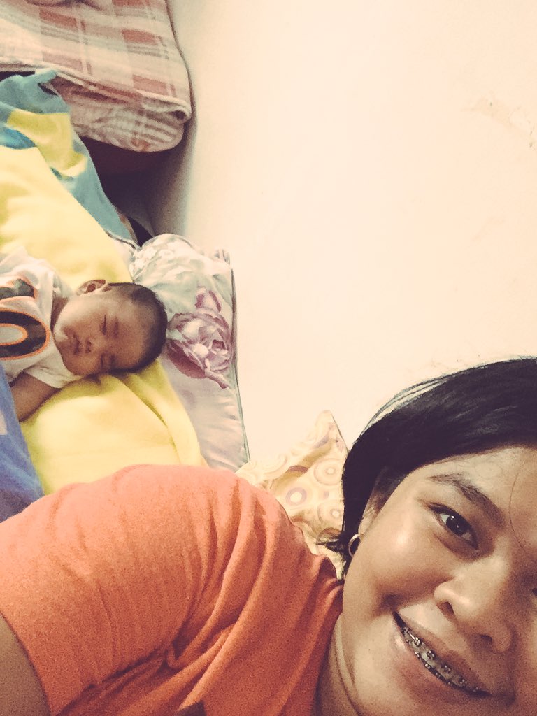 iamjivtots's tweet photo. Quality time with my loves โค๏ธ #watchingmovies #initSaLabas https://t.co/BvtJhqAzUq
