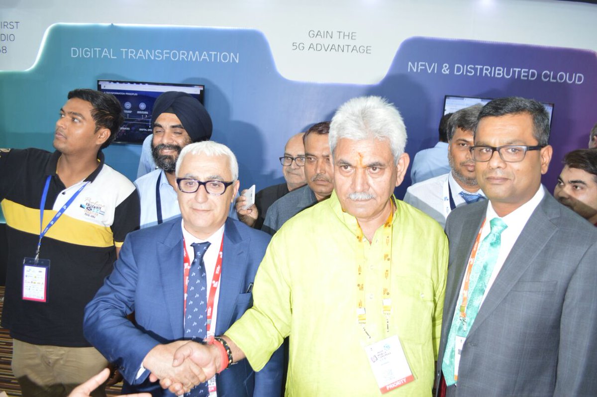 Hon'ble Minister of Communications @manojsinhabjp at the <a href="/EricssonIndia/">Ericsson SEA & India</a> booth at #IMC2017