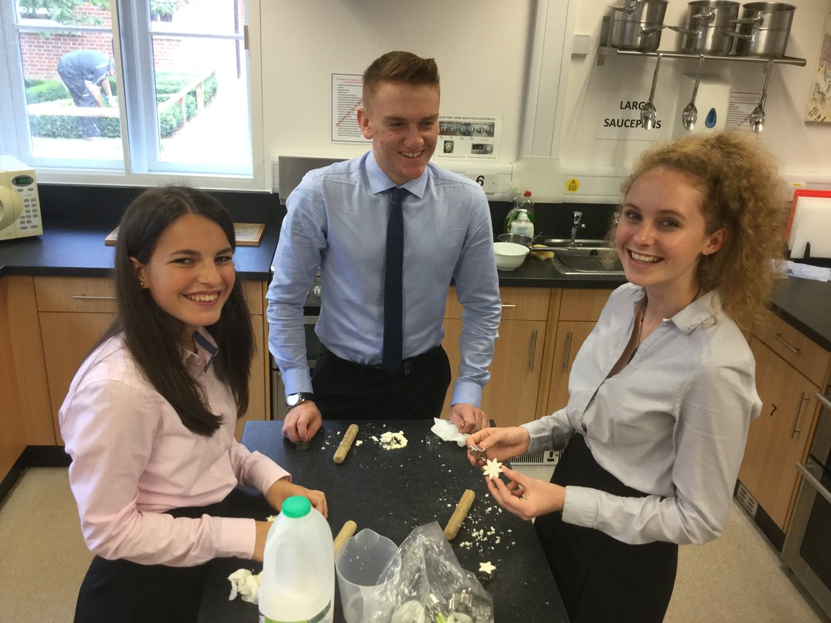 NewHall3Ddesign's tweet photo. Yr12 DT students making natural #plastics with milk #STEM #BSiL as part of #polymer lesson https://t.co/u31l6ATRxr
