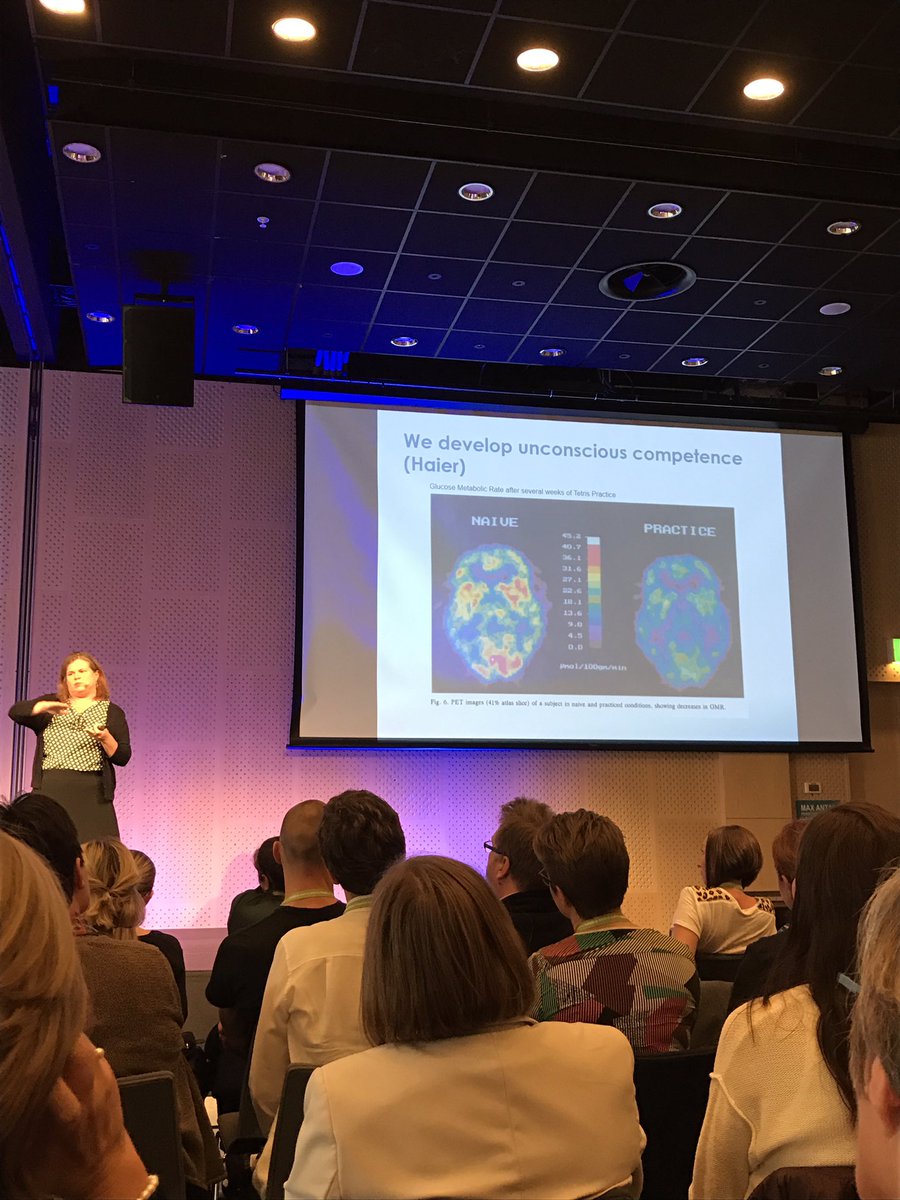 Maria_Ohlsson's tweet photo. Proficiency illustrated by #tetris: after playing a few weeks, brain uses less fuel. @useablelearning at #promisedagen https://t.co/X6Y5ohaSNp