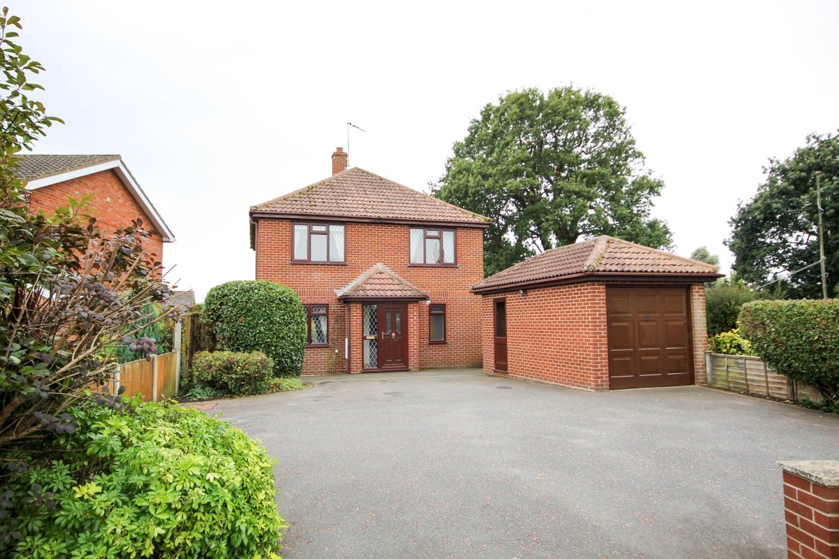 Bycrofts's tweet photo. NEW - 4 BED Detached House on GENEROUS PLOT in popular ROLLESBY village - £309,950 - Call Bycrofts to view - 01493 844484 #EstateAgents https://t.co/TBaqxsIutm